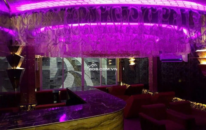CHO THUÊ NHÀ MTKD SẦM UẤT TRƯỜNG SA, Q. PHÚ NHUẬN DTSD 400M2 CHỈ 70TR/TH. LH:0918045839, 0902584679.